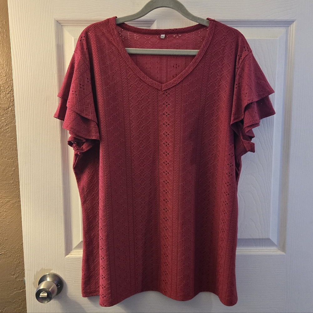 SALE!! Women's Top - Picture 3 of 8